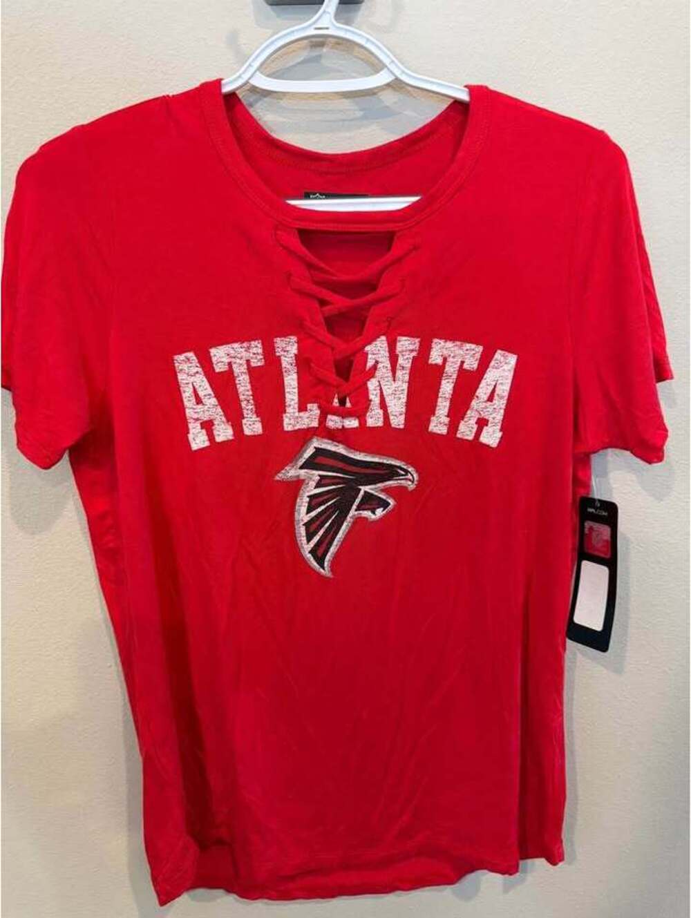 Atlanta Falcons Lace-Up T-shirt - Women's Small